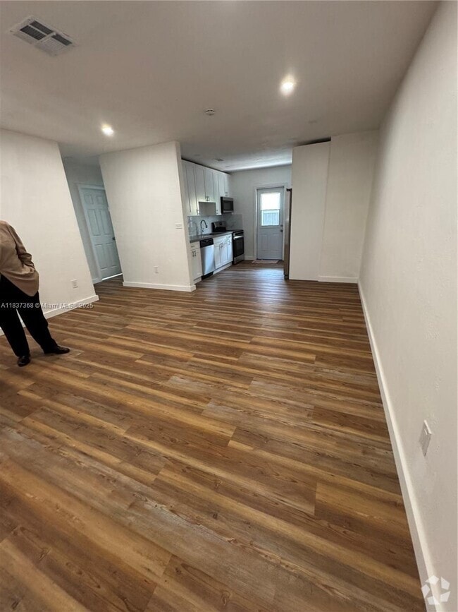 Building Photo - 3610 SW 25th Ter Unit 3612 Rental
