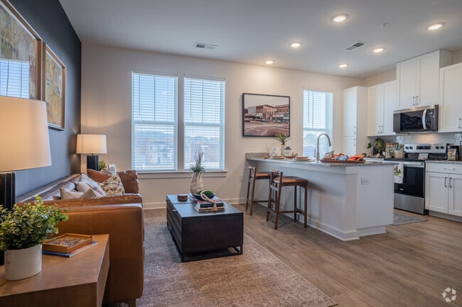 1BR, 1BA - 580SF - Mosaic - Living Room - Nova River District