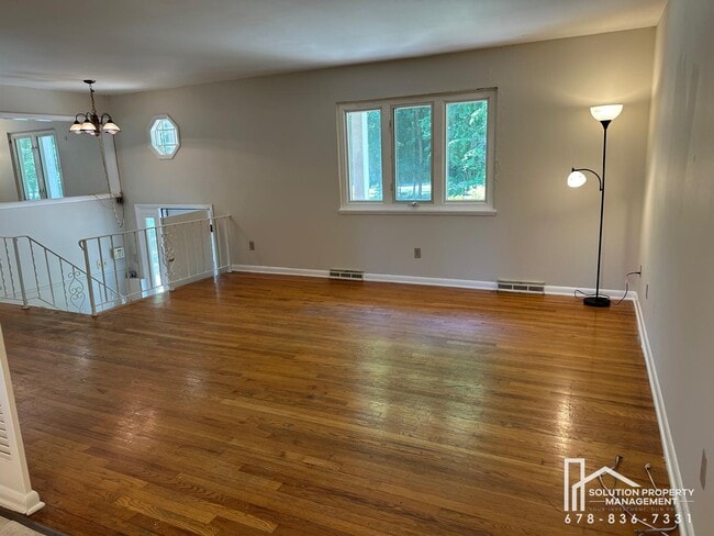 Photo - 1323 Hilton Dr