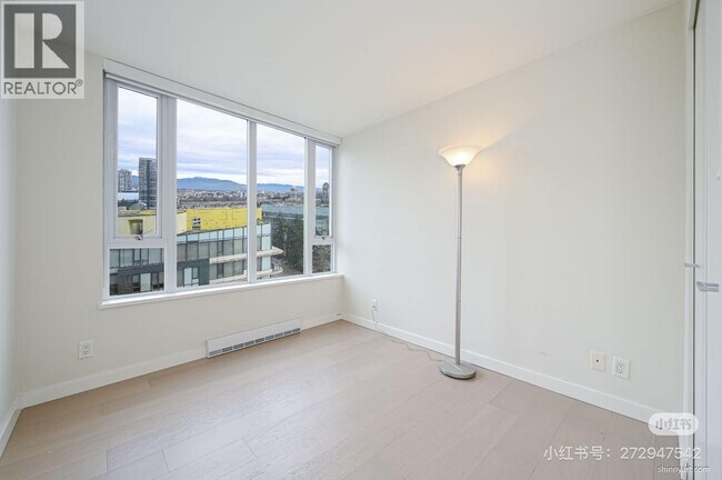 Photo - 8 Smithe Mews
