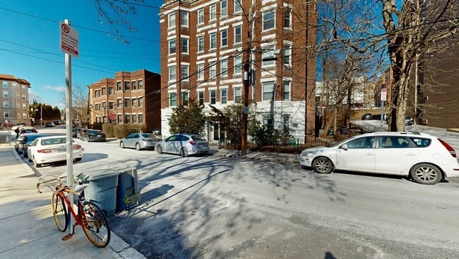 Building Photo - 129 Chiswick Rd Unit 16