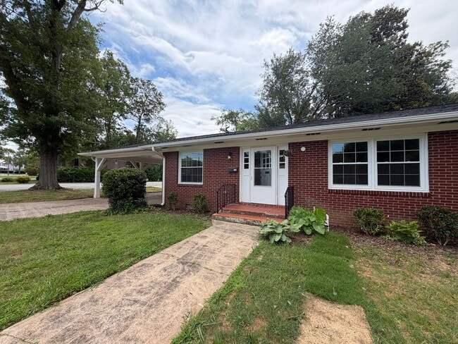 Building Photo - Exclusively Offered by Muse Realty Rentals, LLC