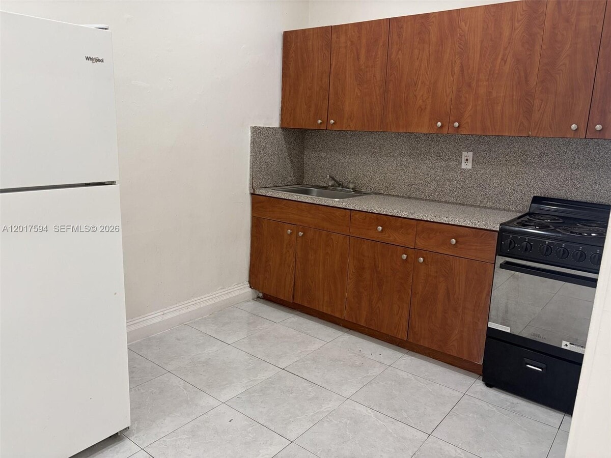 Photo - 4701 SW 8th St Unidad 6