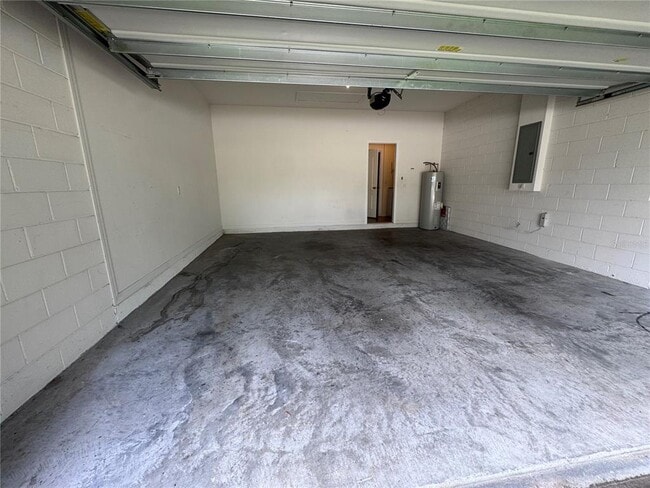 1013 Evans Loop