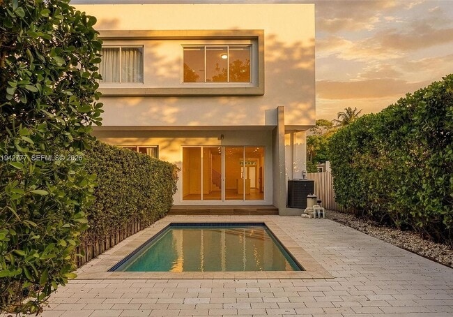 Photo - 2852 SW 32nd Ct