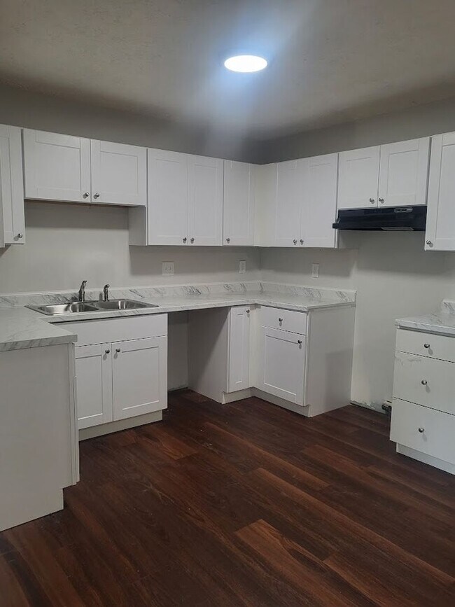 Photo - 3530 Southgate Way SE Unit B