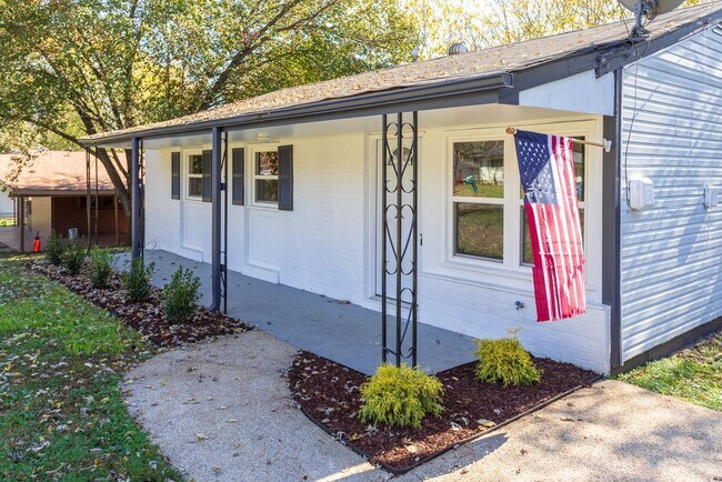 Photo - THREE BEDROOM/ONE BATH - CONVENIENT LOCATION!