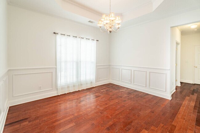 Photo - 256 Southbank Dr