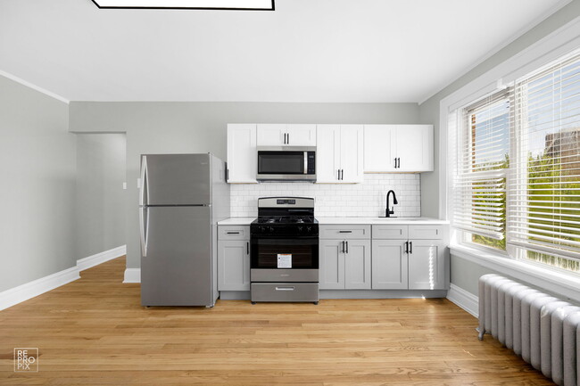 Building Photo - 2838 E 91st St Rental