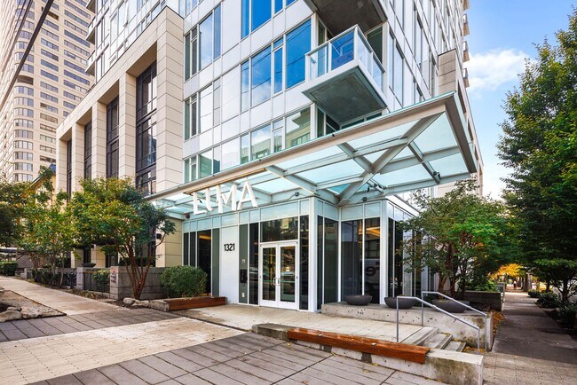 Building Photo - 1321 Seneca St Unit Apt 905