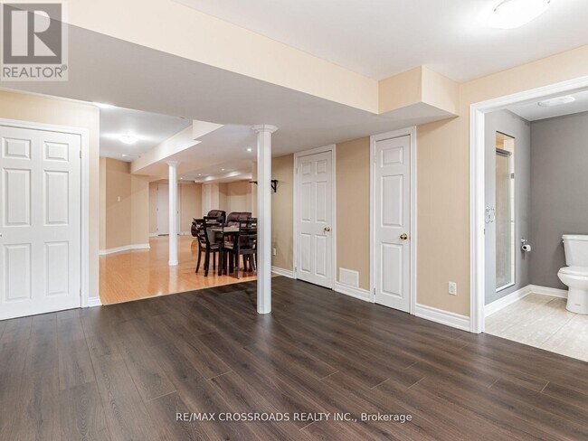 Photo - 1373 Wallig Ave