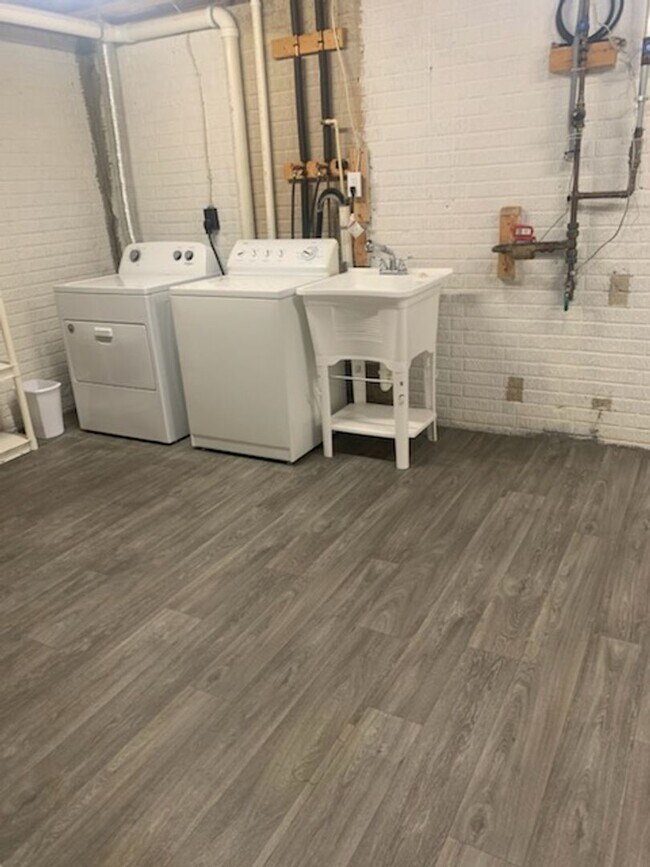 Photo - HARFORD TOWN 4 BDRM TOWNHOUSE