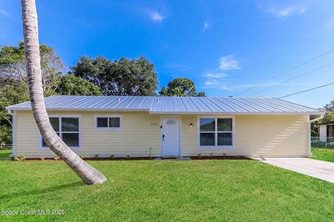 Building Photo - 674 23rd Pl SW