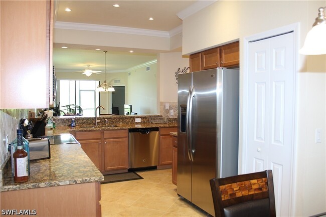 9735 Acqua Ct Unit 611