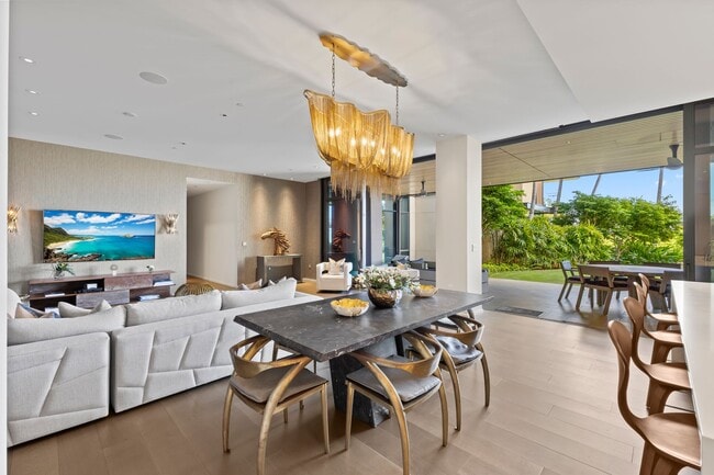 Photo - Park Lane 5305 - 3BR w/Swimming Pool and Yard! Unit 5305