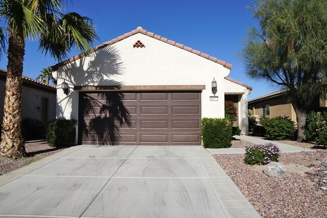 Photo - 81072 Avenida Vidrio