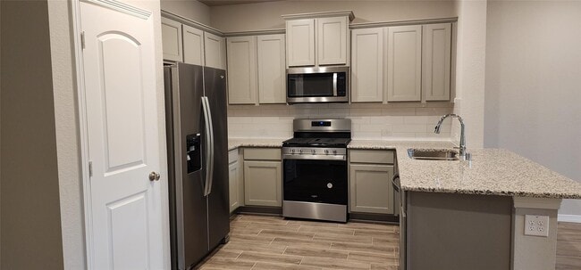 Photo - 8016 Scanlan Trl