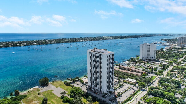 Building Photo - 5600 N Flagler Dr Unit Ph107