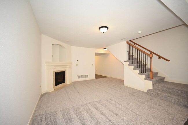 Photo - 2 bedroom, 2.5 baths townhouse with 1 car garage in Oak Valley Estates!