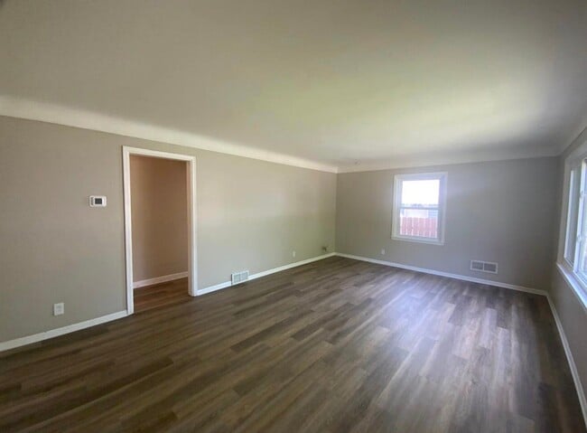 Photo - 7229 Harriet Ave