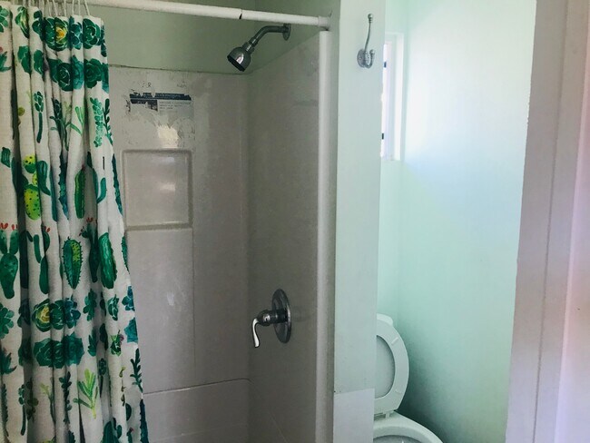 Photo - 18548 Arminta St