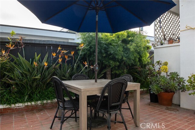 Photo - 277 Diamond St