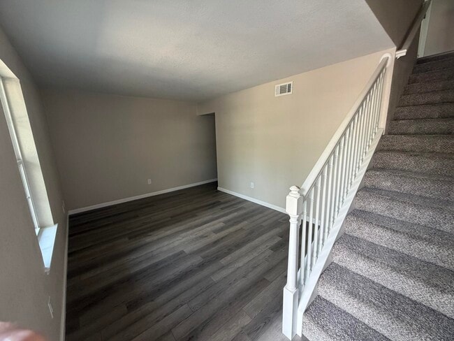 Photo - 122 Hampton Dr