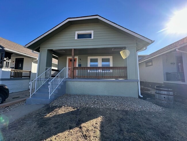 Building Photo - Newly Renovated 3 Bedroom House.