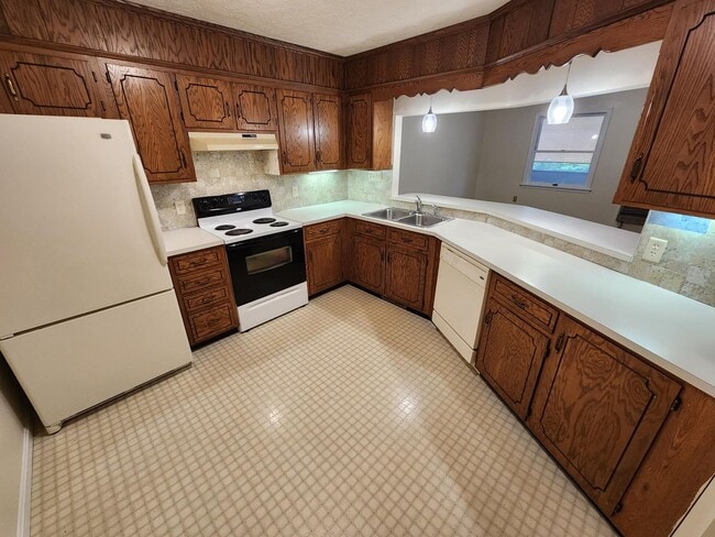102 Nottingham Dr