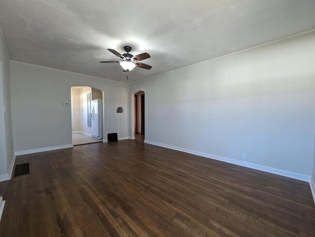 Photo - 130 13th Ave E