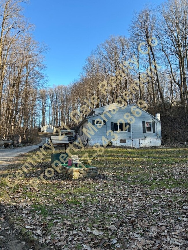 Photo - Large 3 Bedroom, 2 Bath Pet friendly home with off street parking and a 600sqft detached garage