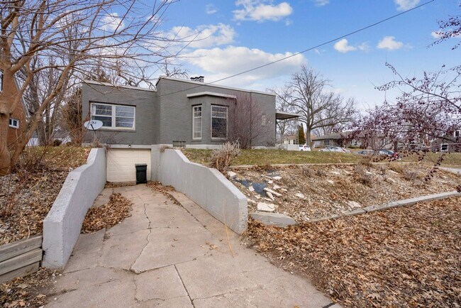 Photo - 603 W 18th St