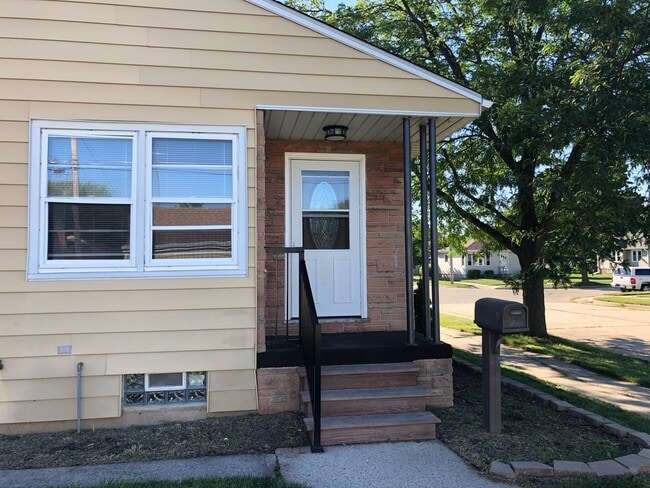 Photo - Charming 3-Bedroom Home Near Kenosha Dream...