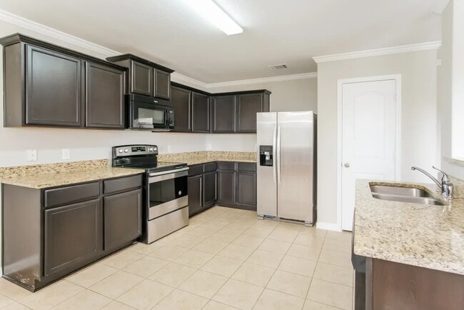 Photo - 118 Johnston Ln