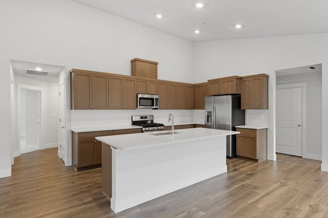 Photo - Elegant 4 Bedroom| 3 Bathroom Tigard Home ...