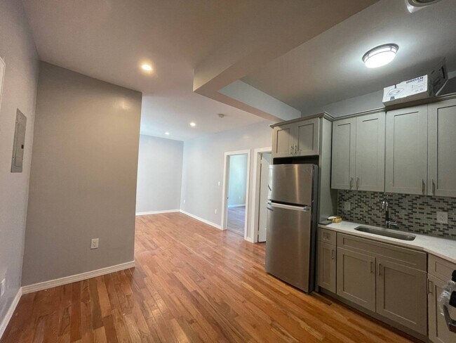 Photo - 88-12 161st St Unit 1st floor