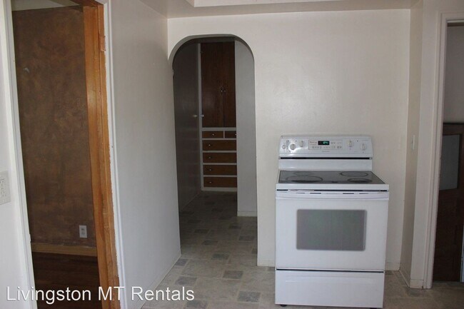 Photo - 3 br, 1.5 bath House - 111 W Chinook