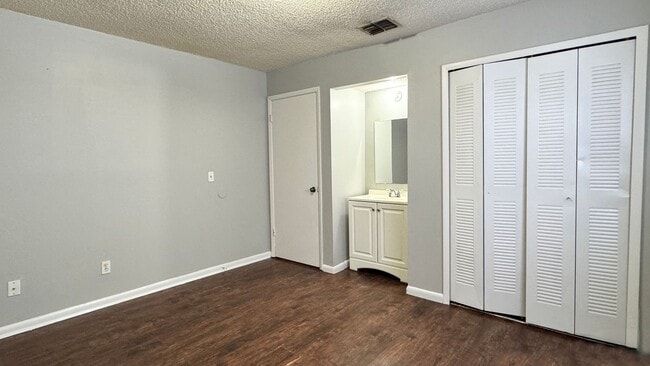 Photo - Second floor 2/1 Available for Move in! Affordable and Conveniently Located!