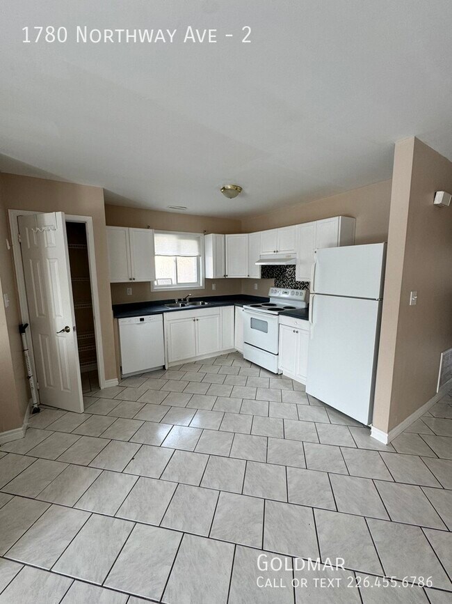 Photo - 2 Bedroom Unit Located Right off of Huron Church! Unit 2