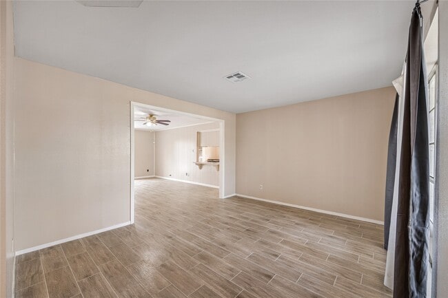 Photo - 70 Annette Ln