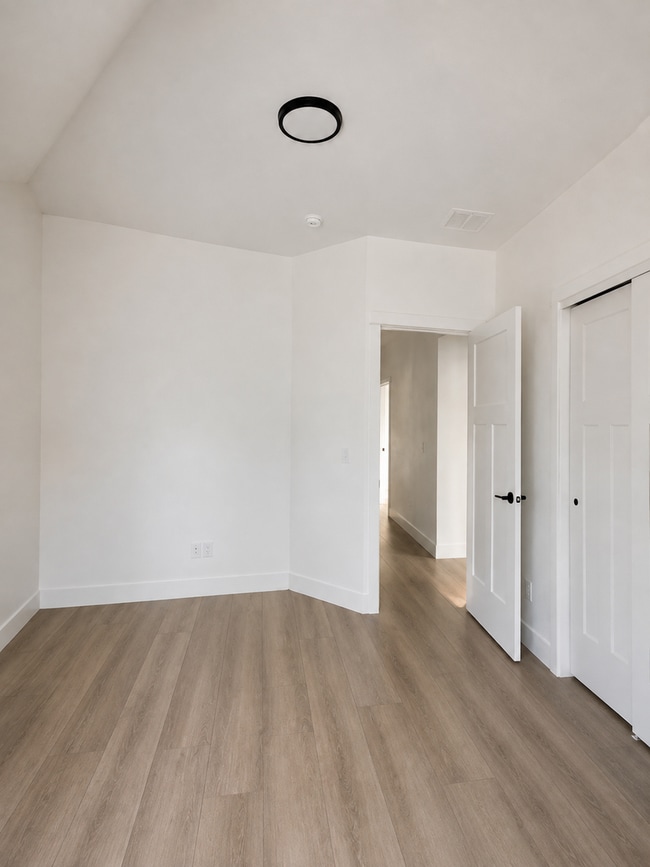 Photo - 6306-6308 Decker Lane Unidad 6308