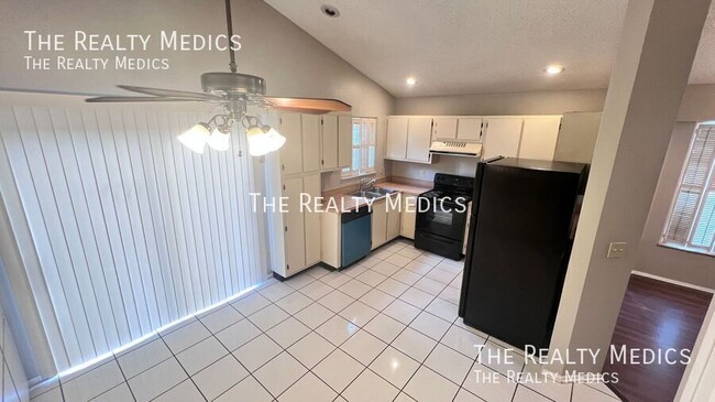 Photo - 153 Becky Thatcher Ct