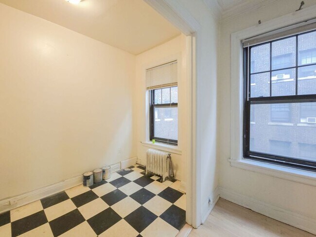 Photo - 540 W Briar Pl Unit 9B