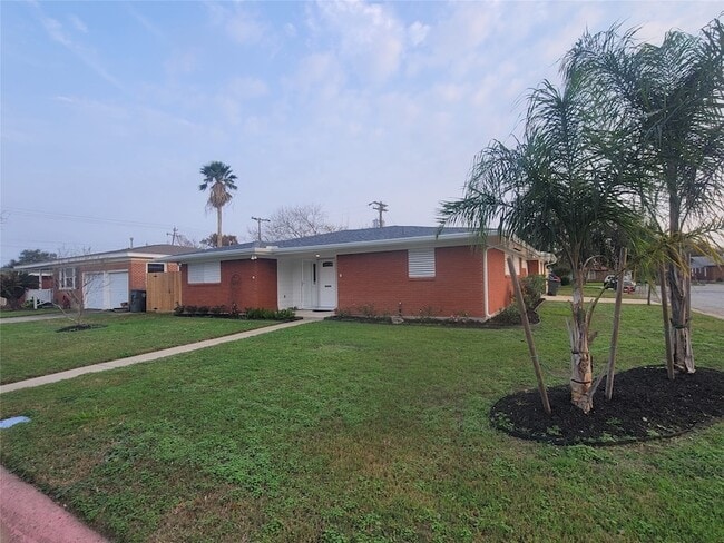 Building Photo - 107 Avalon Way