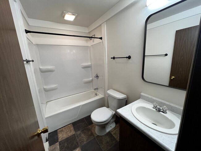 Photo - Edgewood Manor