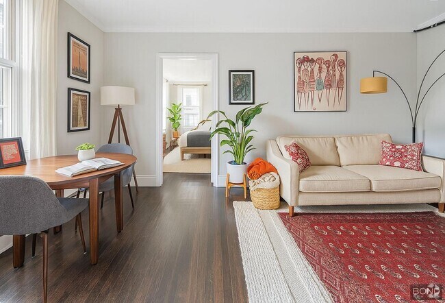 Building Photo - 37 Cornelia St Unit 3 Rental