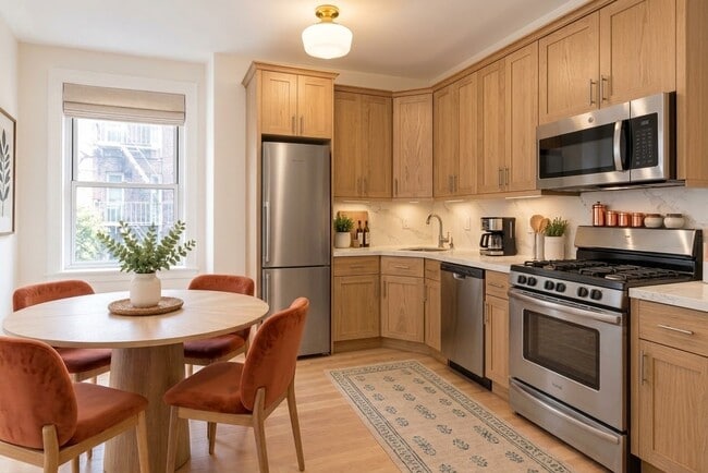 Photo - 117 W 13th St Unit 89