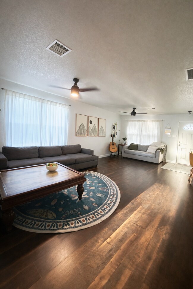 Photo - 630 San Augustine Blvd