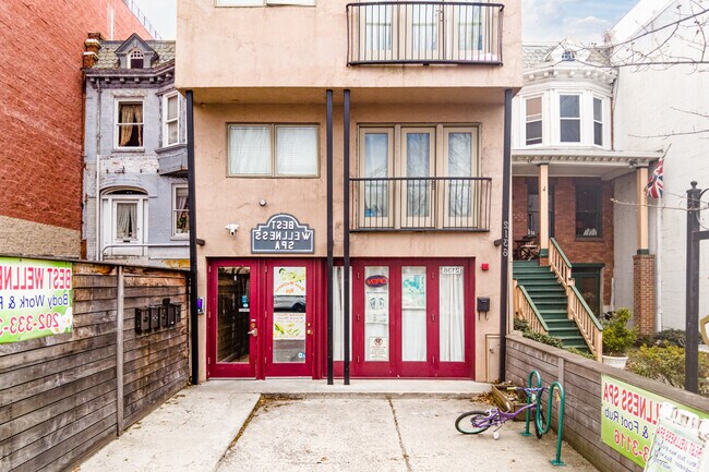 2136 Wisconsin Ave NW - 2136 Wisconsin Ave NW