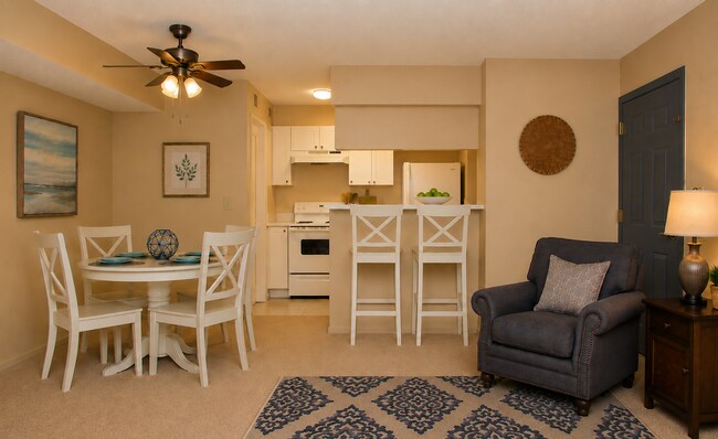Photo - 1/1 3rd Floor with private balcony in gated community across from Altamonte Mall Unit 306